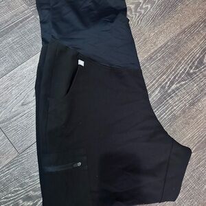 Maternity Black Figs size Large